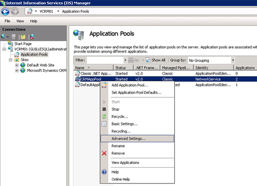 En la herramienta administrativa IIS Manager, mostraremos los Application Pools de IIS, y seguidamente seleccionaremos la opción Advanced Settings del menú contextual del Application Pool correspondiente al Microsoft Dynamics CRM (se denomina por defecto CRMAppPool, como se muestra en la siguiente pantalla capturada)